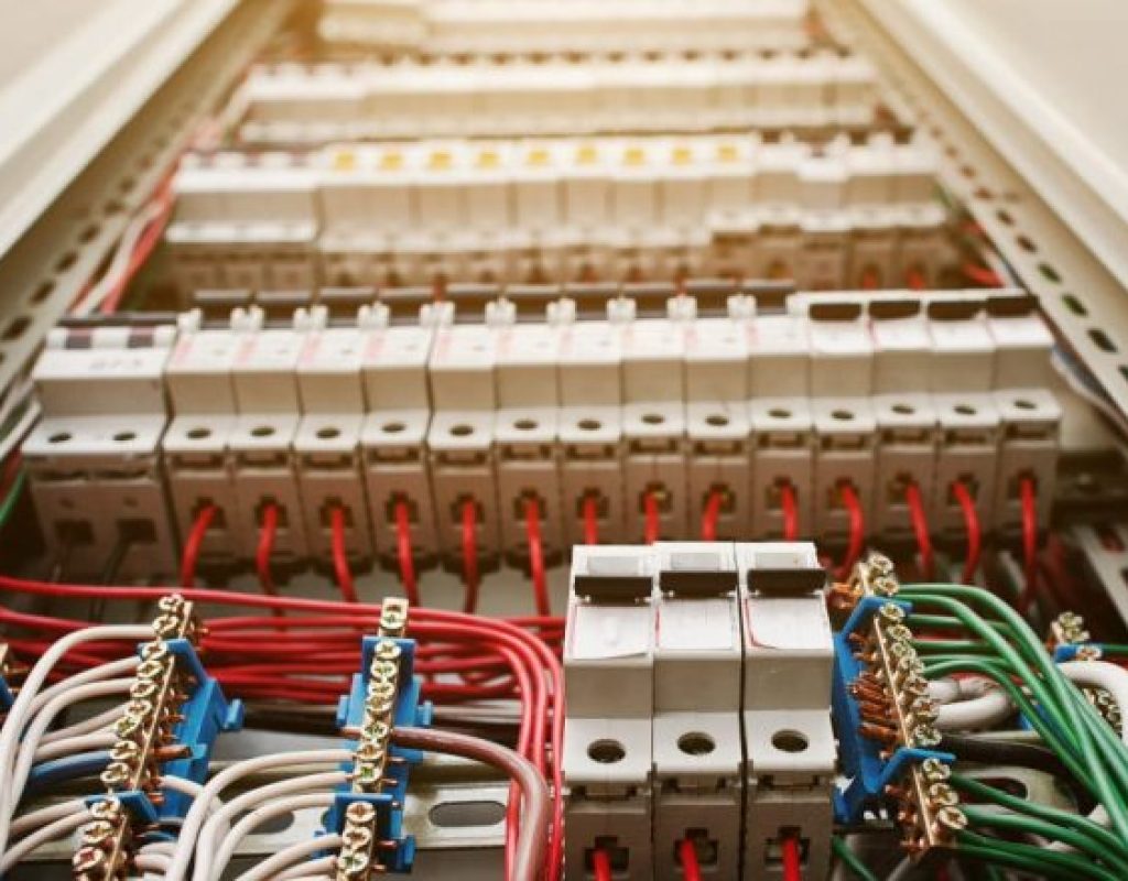 Electrical contractor Los Gatos CA working on circuit panel