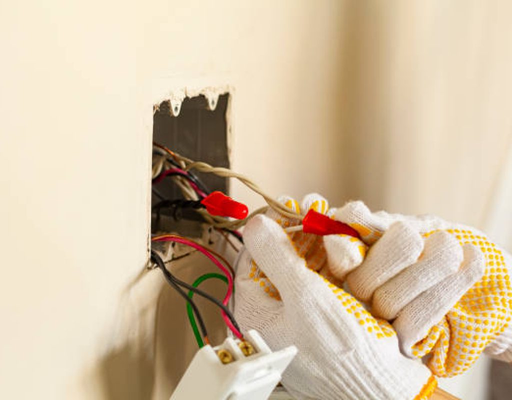 Electrician providing Electrical Repair in Santa Clara, CA