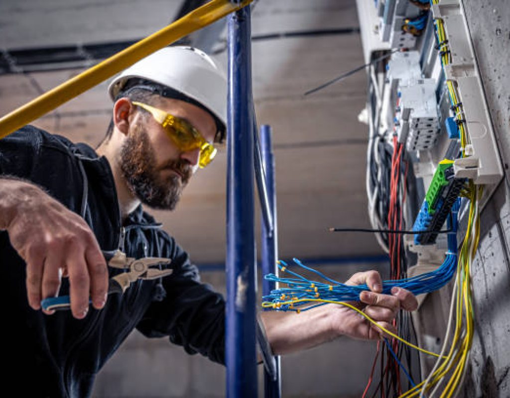 Electrician providing Electrical Panel Replacement in San Jose, CA