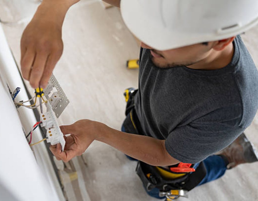 Electrician troubleshooting a residential electrical system in Los Gatos, CA